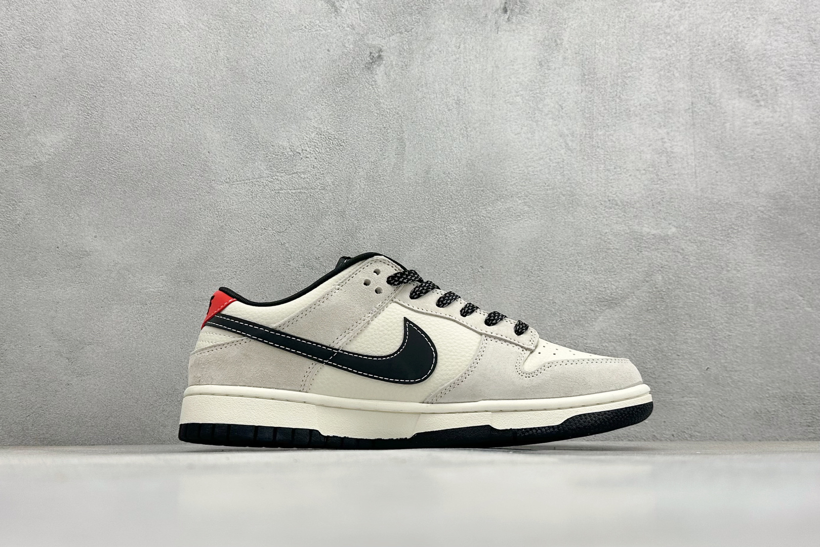 280 Nike SB Dunk Low “Superme联名------奶白格子灰” 高端定制 低帮休闲板鞋 SD8888-007