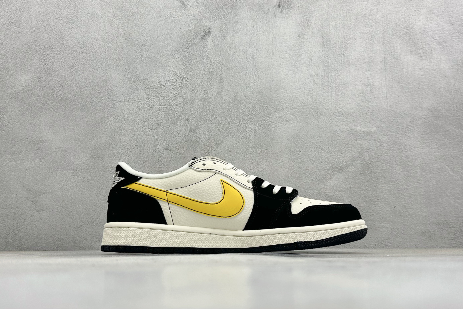 280 Air Jordan 1 Low AJ1 乔1 芬迪联名 倒钩高端定制 低帮复古篮球鞋 DD7866-111
