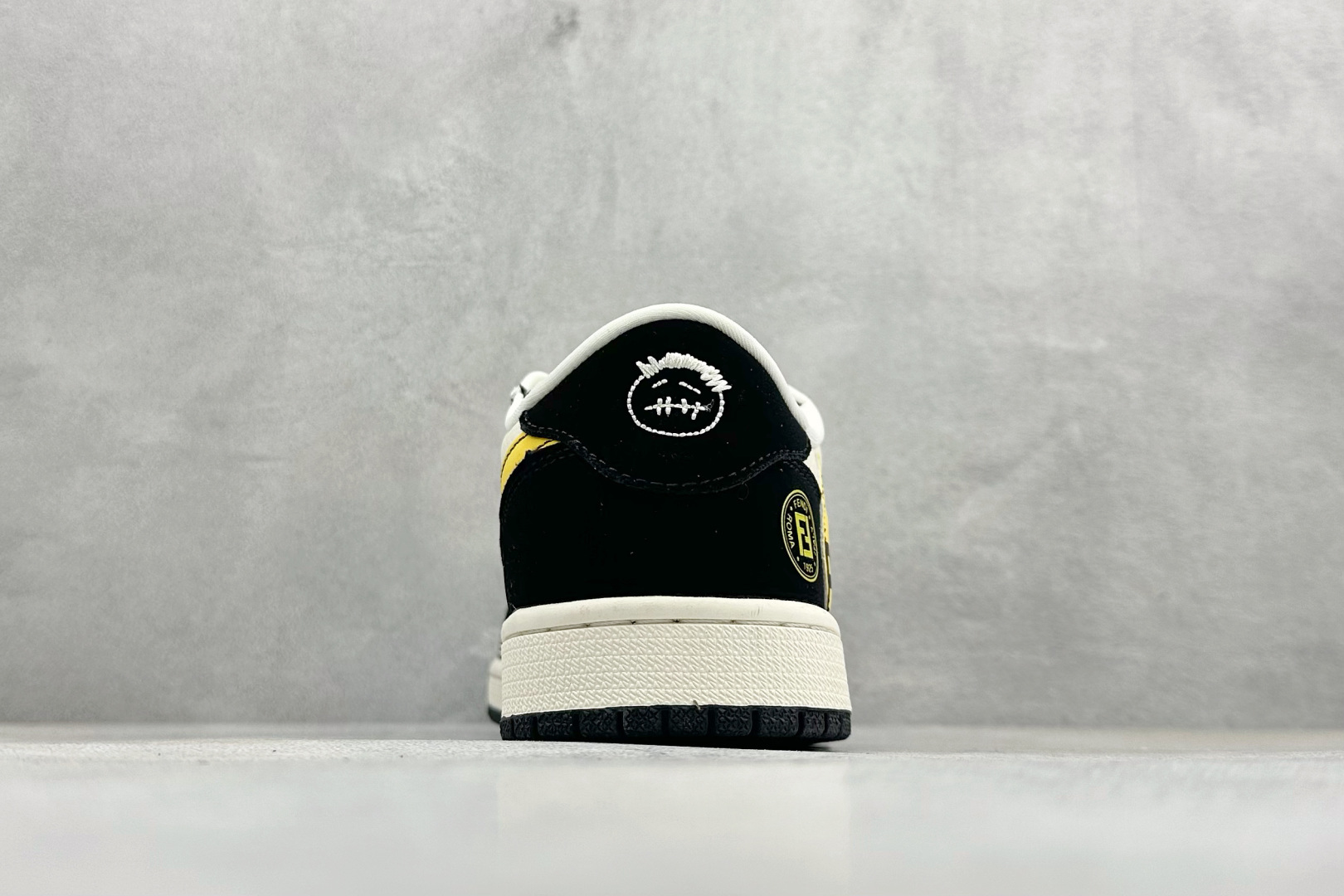 280 Air Jordan 1 Low AJ1 乔1 芬迪联名 倒钩高端定制 低帮复古篮球鞋 DD7866-111