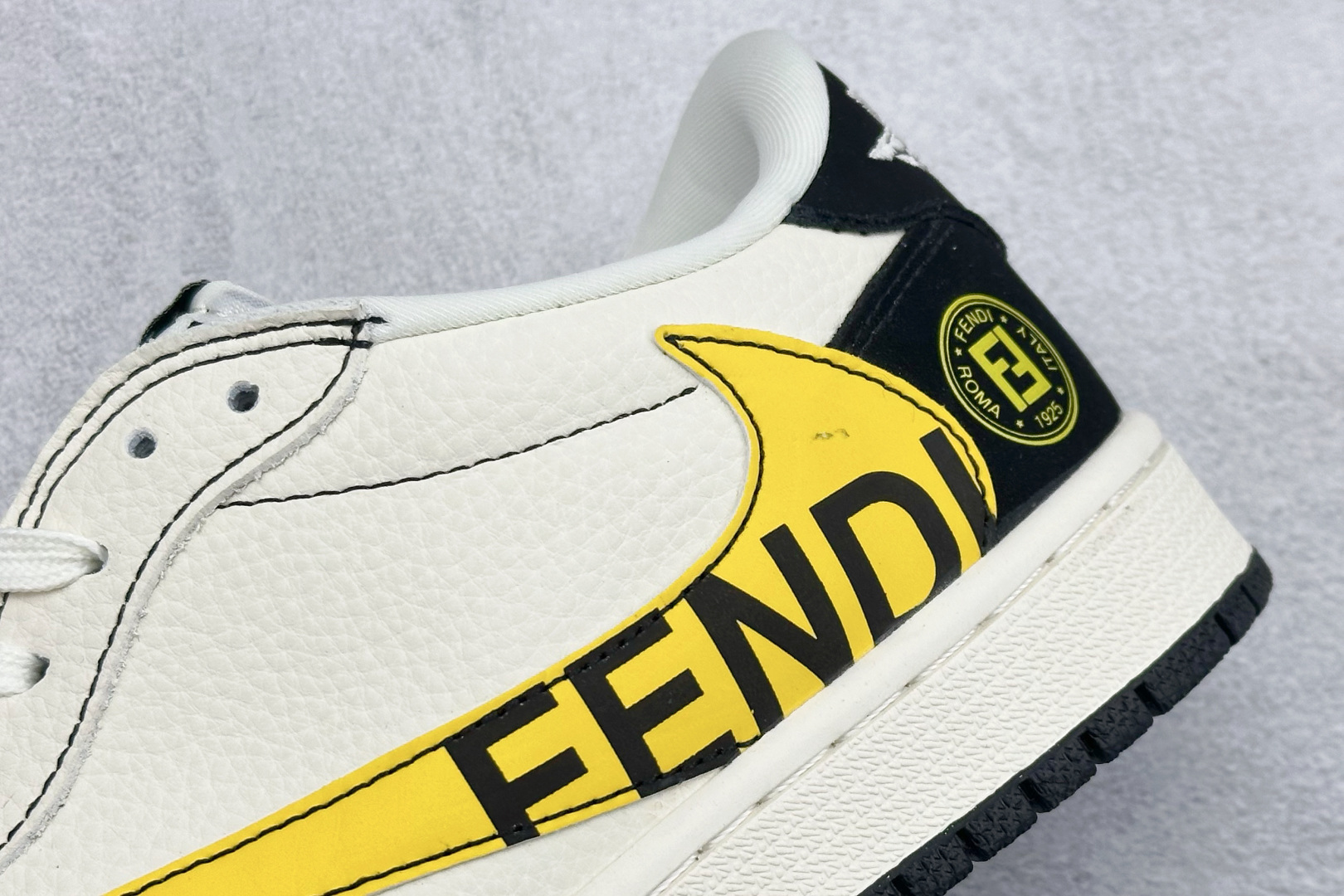 280 Air Jordan 1 Low AJ1 乔1 芬迪联名 倒钩高端定制 低帮复古篮球鞋 DD7866-111