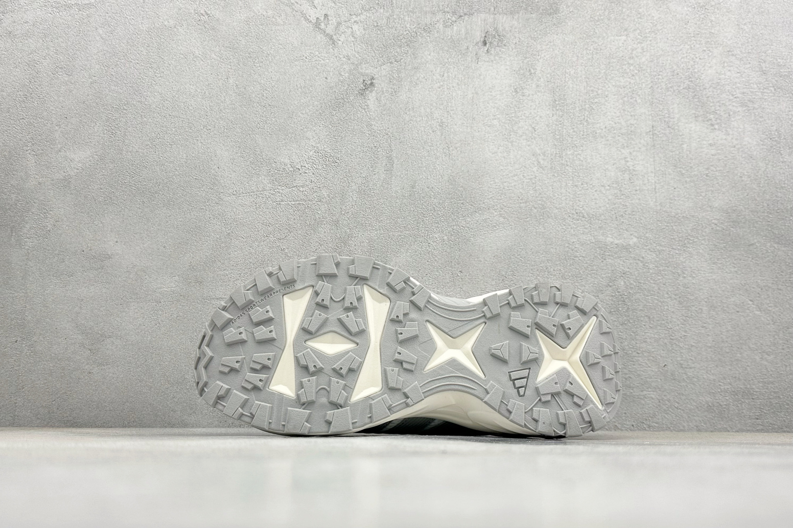 190 XS版AdidXLG StoEdge 阿迪复古透气休闲老爹鞋 JQ4083