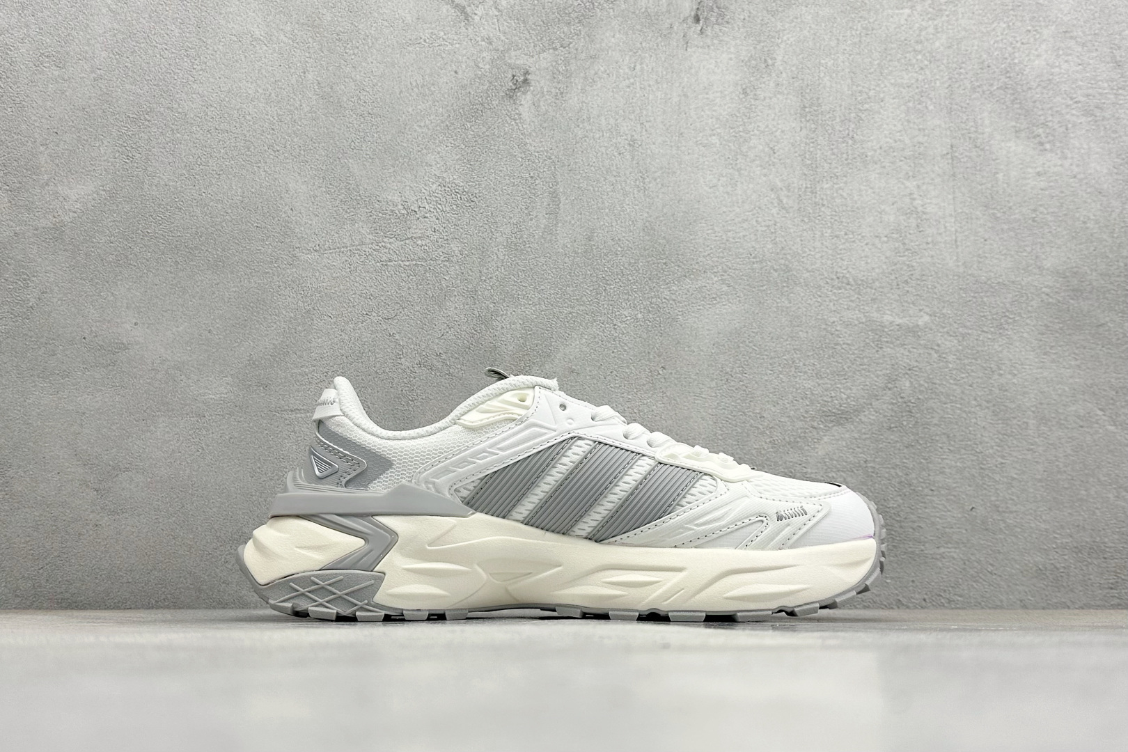 190 XS版AdidXLG StoEdge 阿迪复古透气休闲老爹鞋 JQ4083