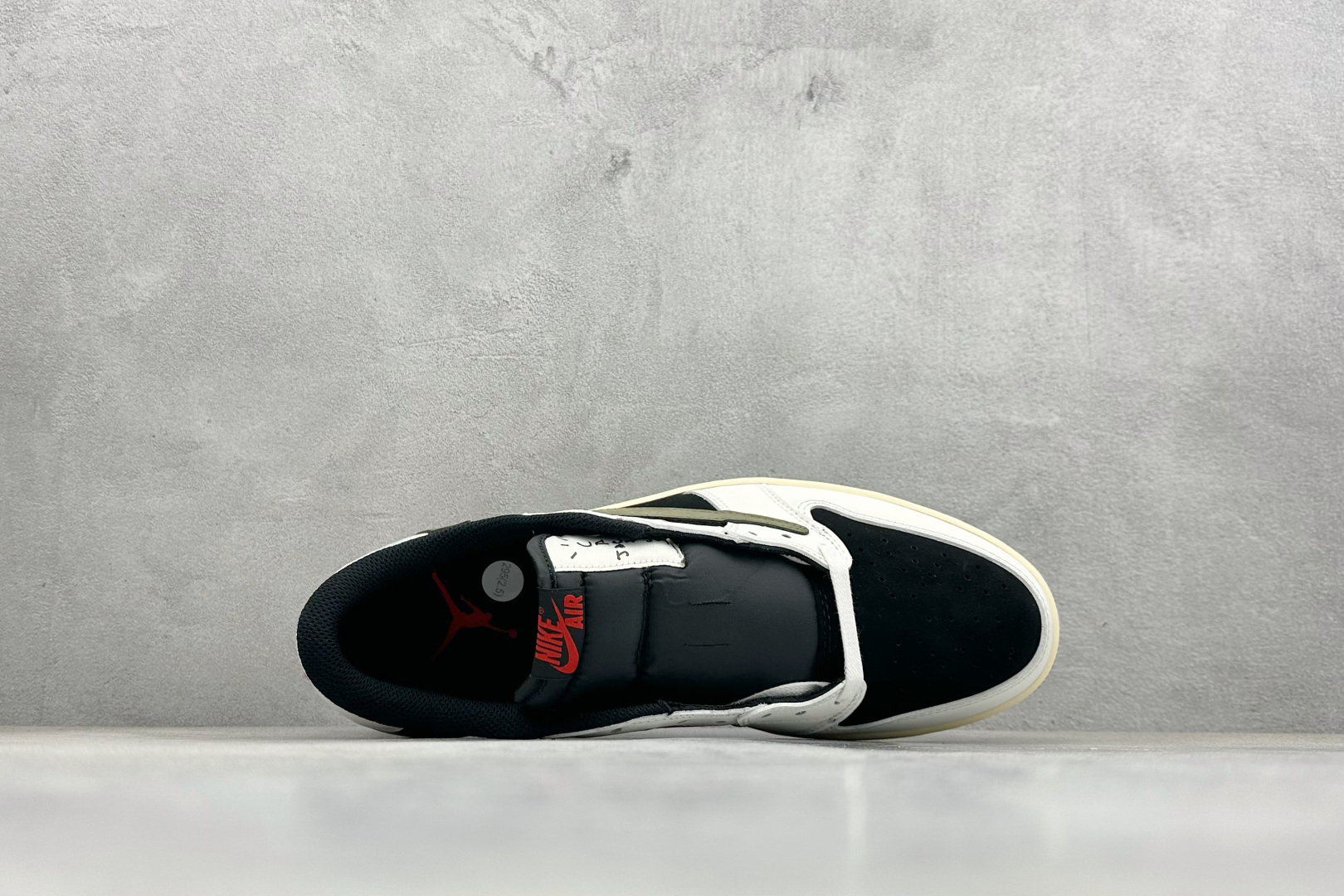 260 F版Travis Scott x Jordan Air Jordan 1 倒钩 5.0Low ”Medium Olive” 黑绿橄榄 DZ4137-106