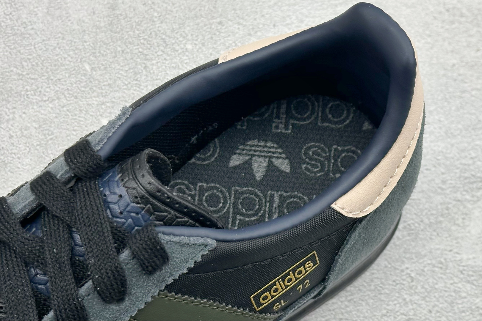 180 AD Originals SL 72 RS 休闲防滑耐磨低帮板鞋 IG4646