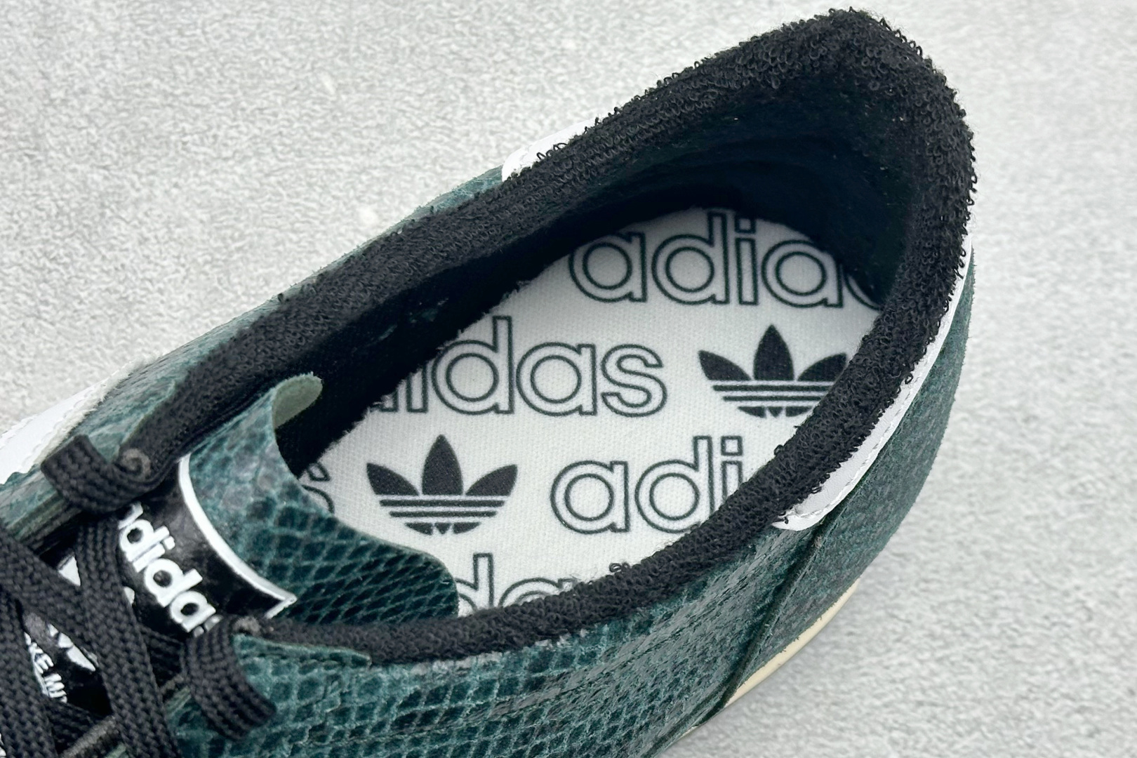 180 AD Originals SL 72 RS 休闲防滑耐磨低帮板鞋 JS3982