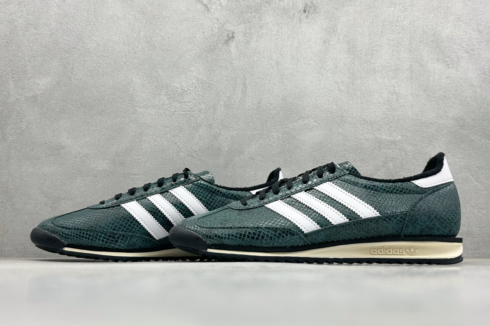 180 AD Originals SL 72 RS 休闲防滑耐磨低帮板鞋 JS3982