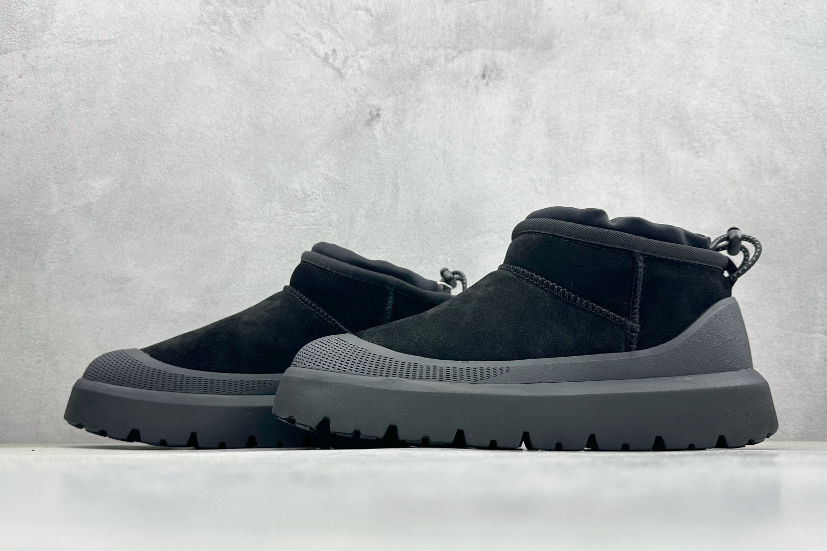 320 UGG CL Ultra Mini Weather 塔斯曼保暖时尚舒适羊皮毛一体雪地靴 1174196/BBLC