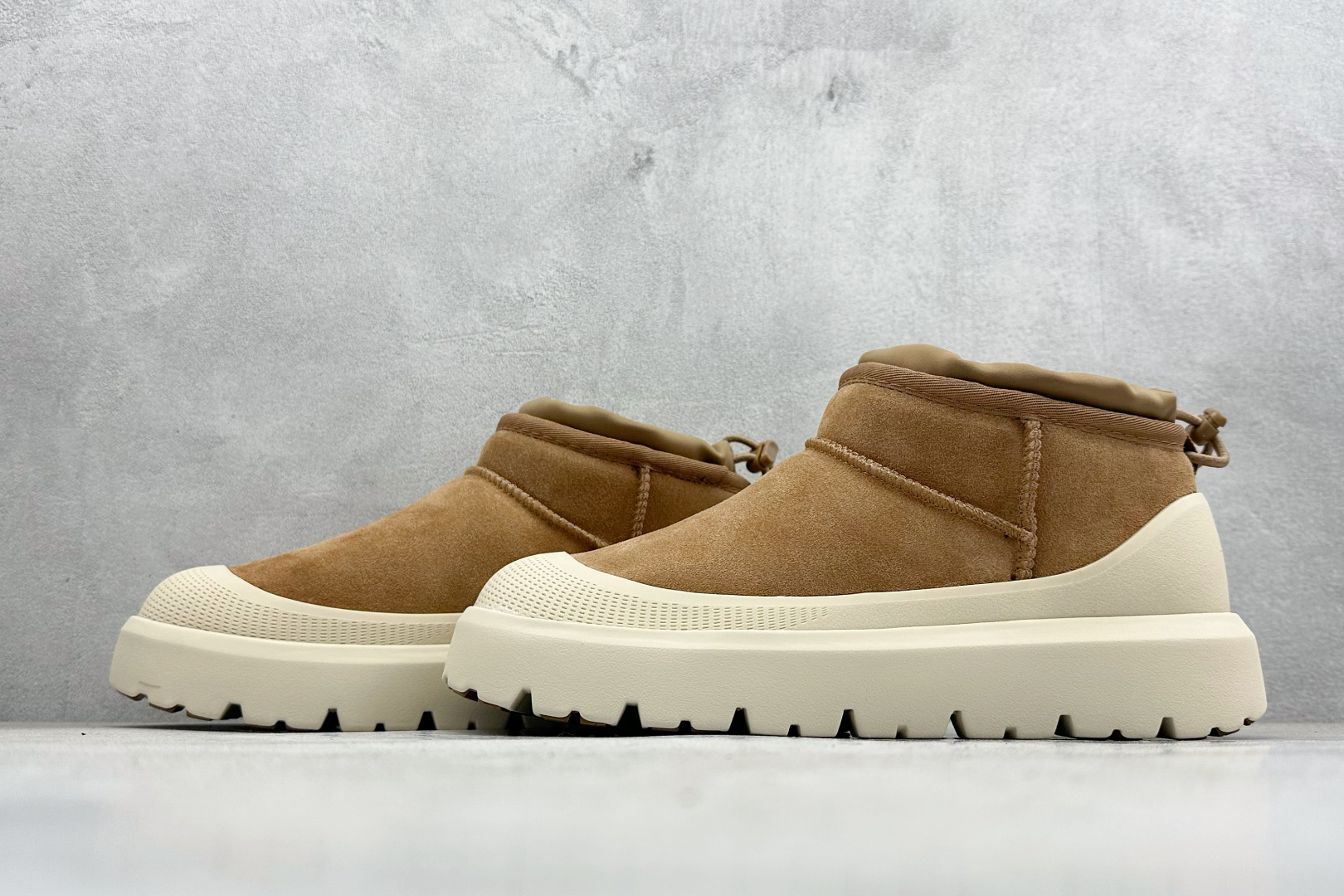 320 UGG CL Ultra Mini Weather 塔斯曼保暖时尚舒适羊皮毛一体雪地靴 1174196/CWTC