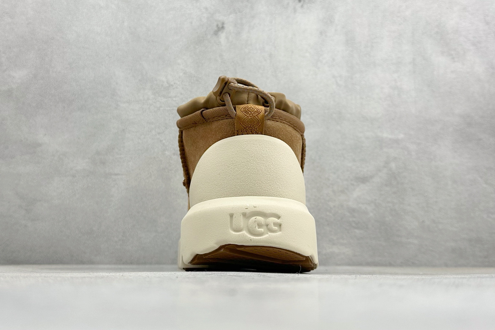 320 UGG CL Ultra Mini Weather 塔斯曼保暖时尚舒适羊皮毛一体雪地靴 1174196/CWTC
