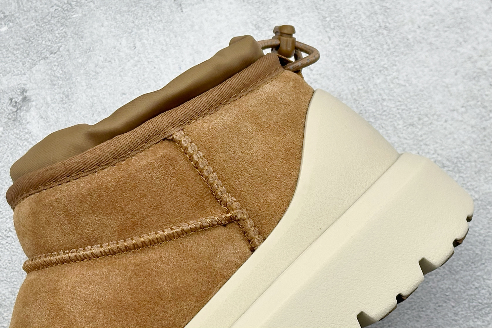 320 UGG CL Ultra Mini Weather 塔斯曼保暖时尚舒适羊皮毛一体雪地靴 1174196/CWTC