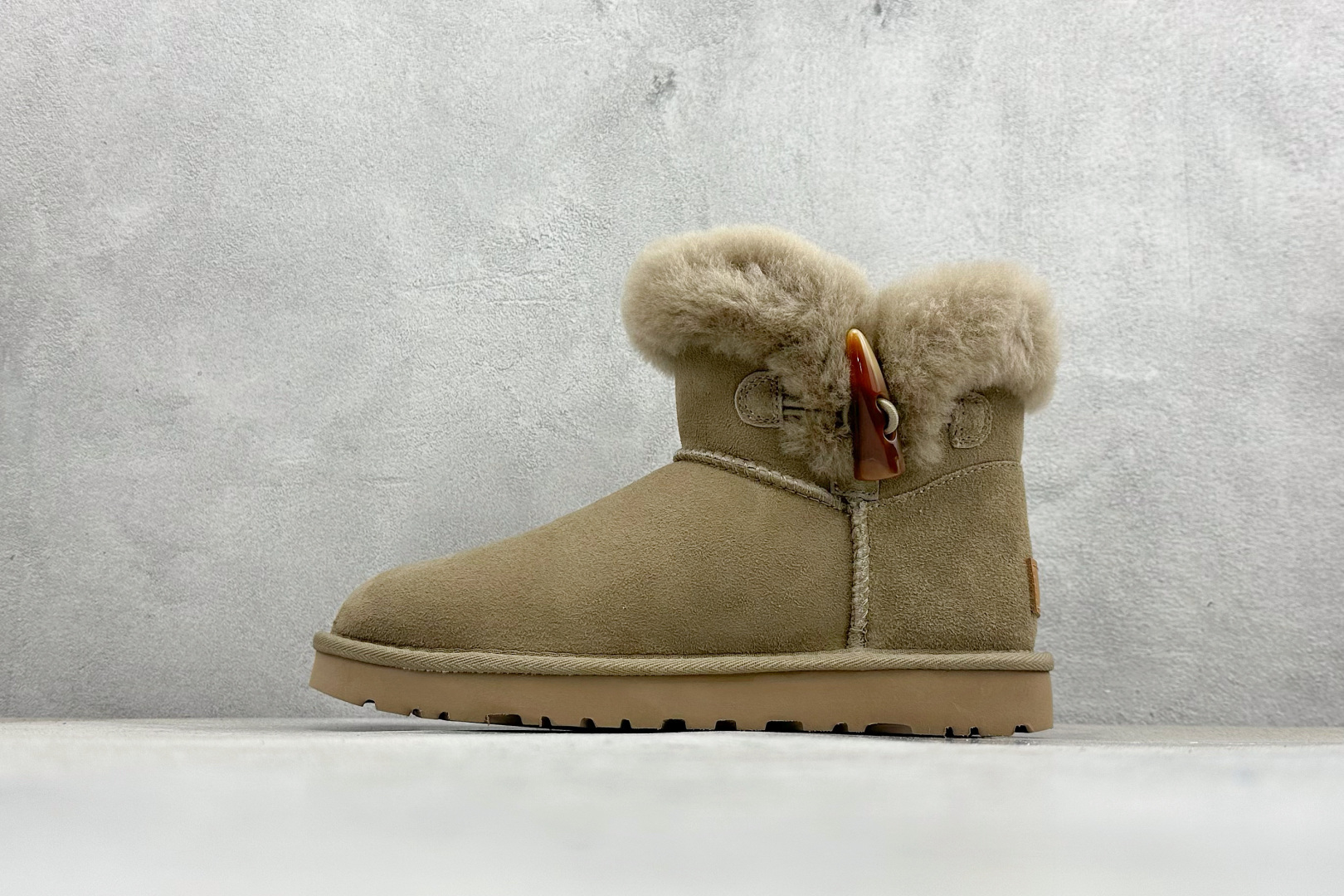 220 UGG Classic Short II 牛角扣 雪地靴 1118816