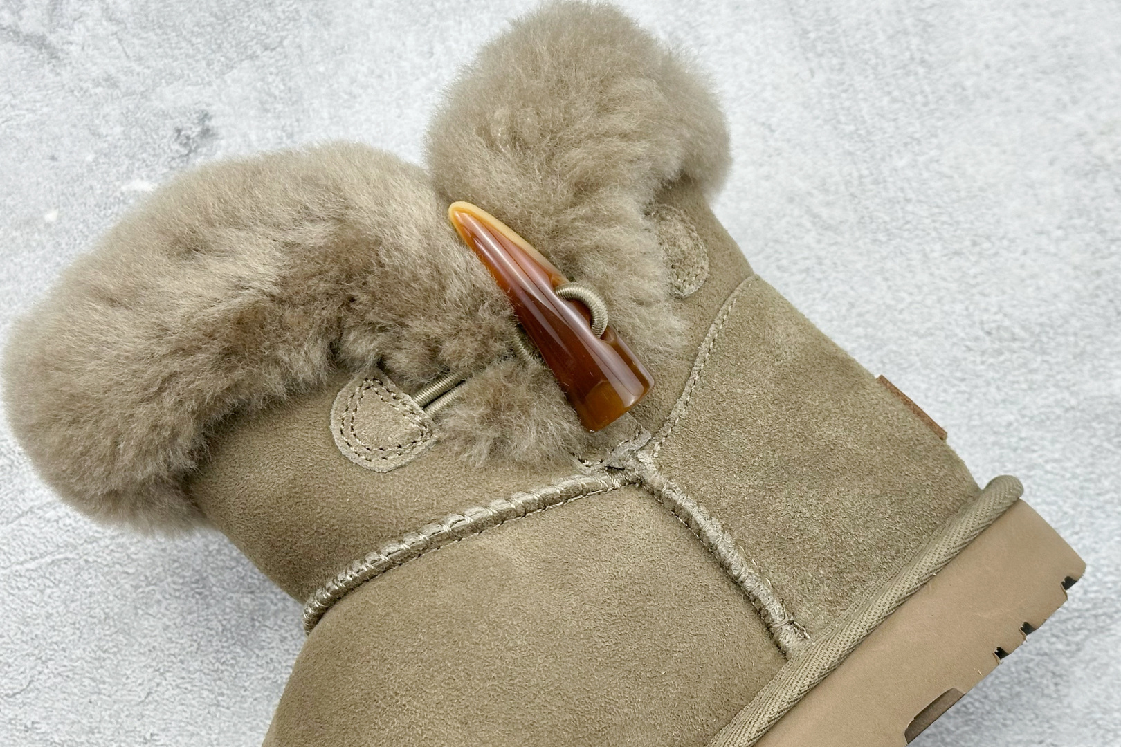 220 UGG Classic Short II 牛角扣 雪地靴 1118816