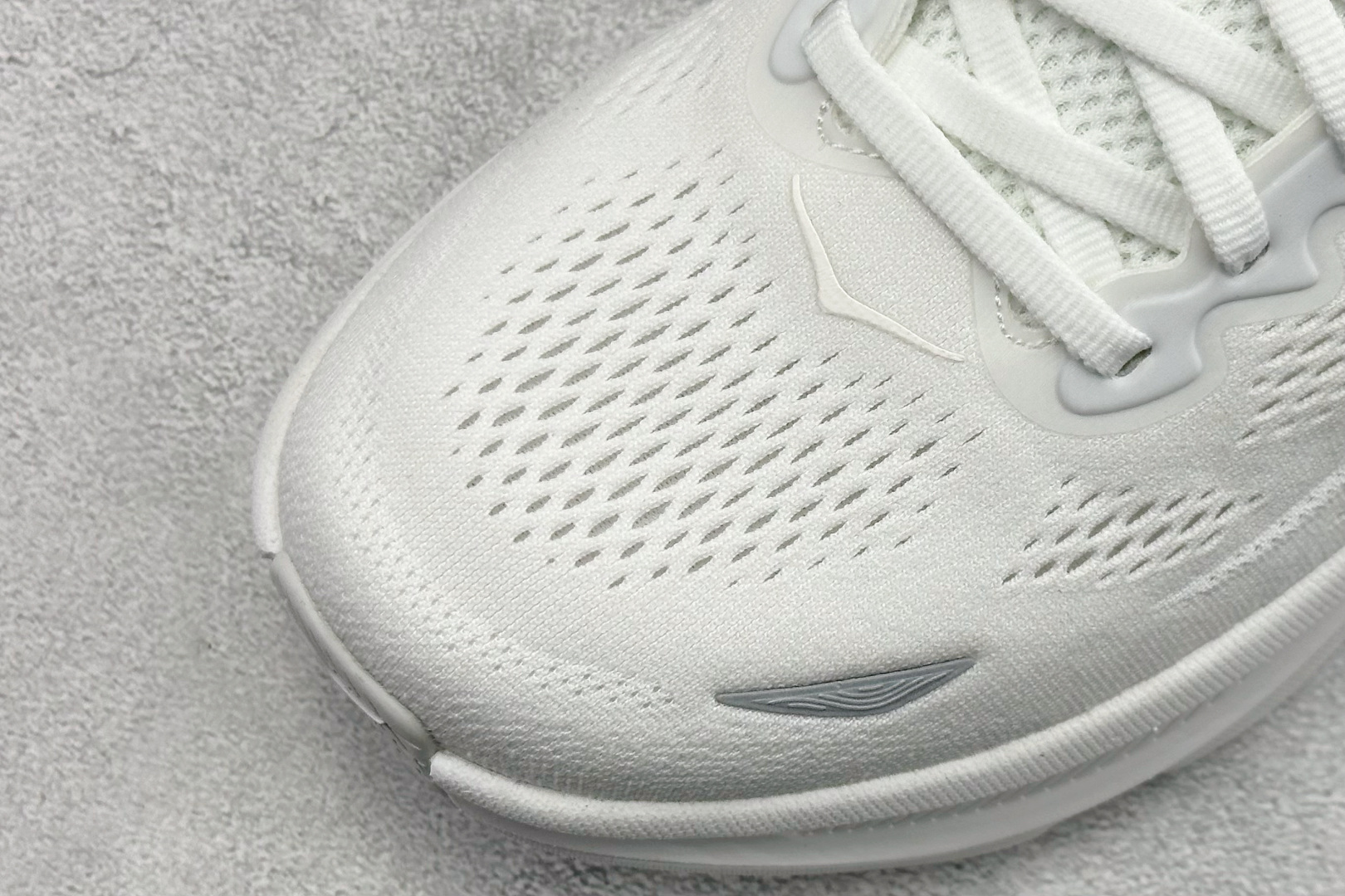 纯原HOKA ONE ONE Bondi 9 舒适防滑耐磨低帮休闲跑步鞋 货号：/WWH尺码：36-46