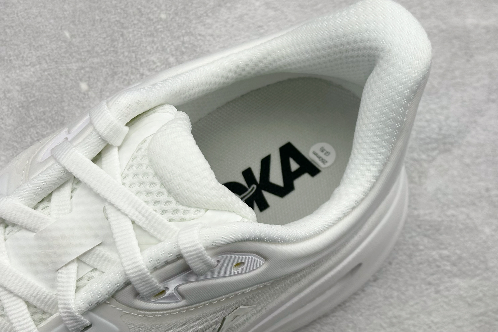 纯原HOKA ONE ONE Bondi 9 舒适防滑耐磨低帮休闲跑步鞋 货号：/WWH尺码：36-46