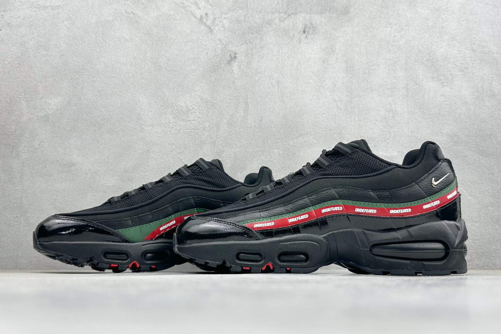 260 UNDEFEATED x NK Air Max 95 ” Black ” 五道杠联名款低帮休闲运动鞋 IB4453-001