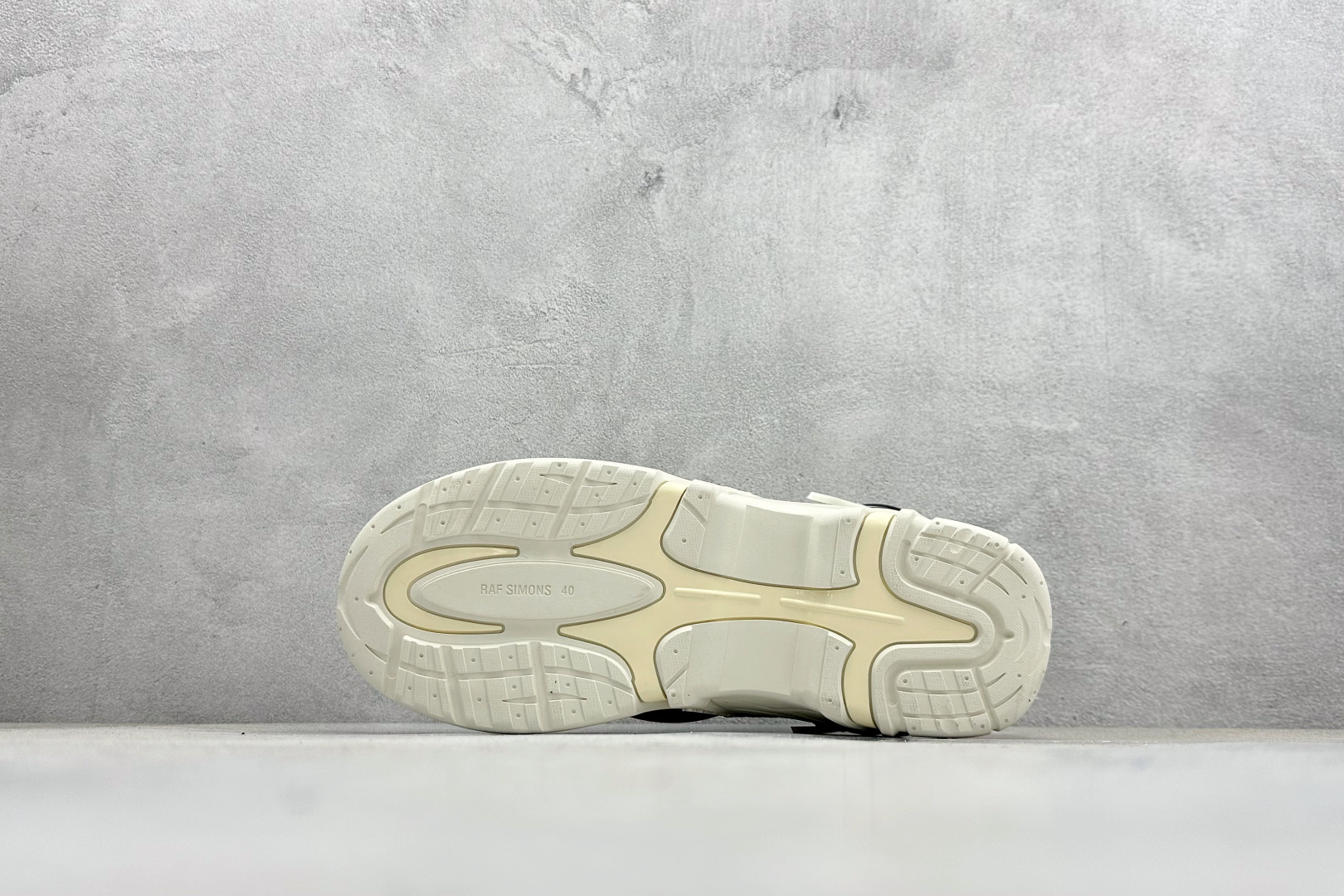 250 RAF SIMONS Cylon-21 织物皮革 圆头系带 低帮 生活休闲鞋 HR740007S