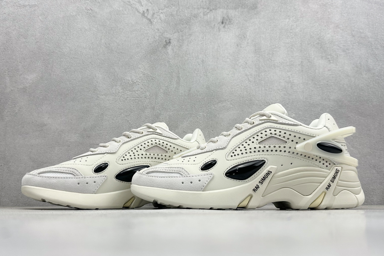 250 RAF SIMONS Cylon-21 织物皮革 圆头系带 低帮 生活休闲鞋 HR740007S