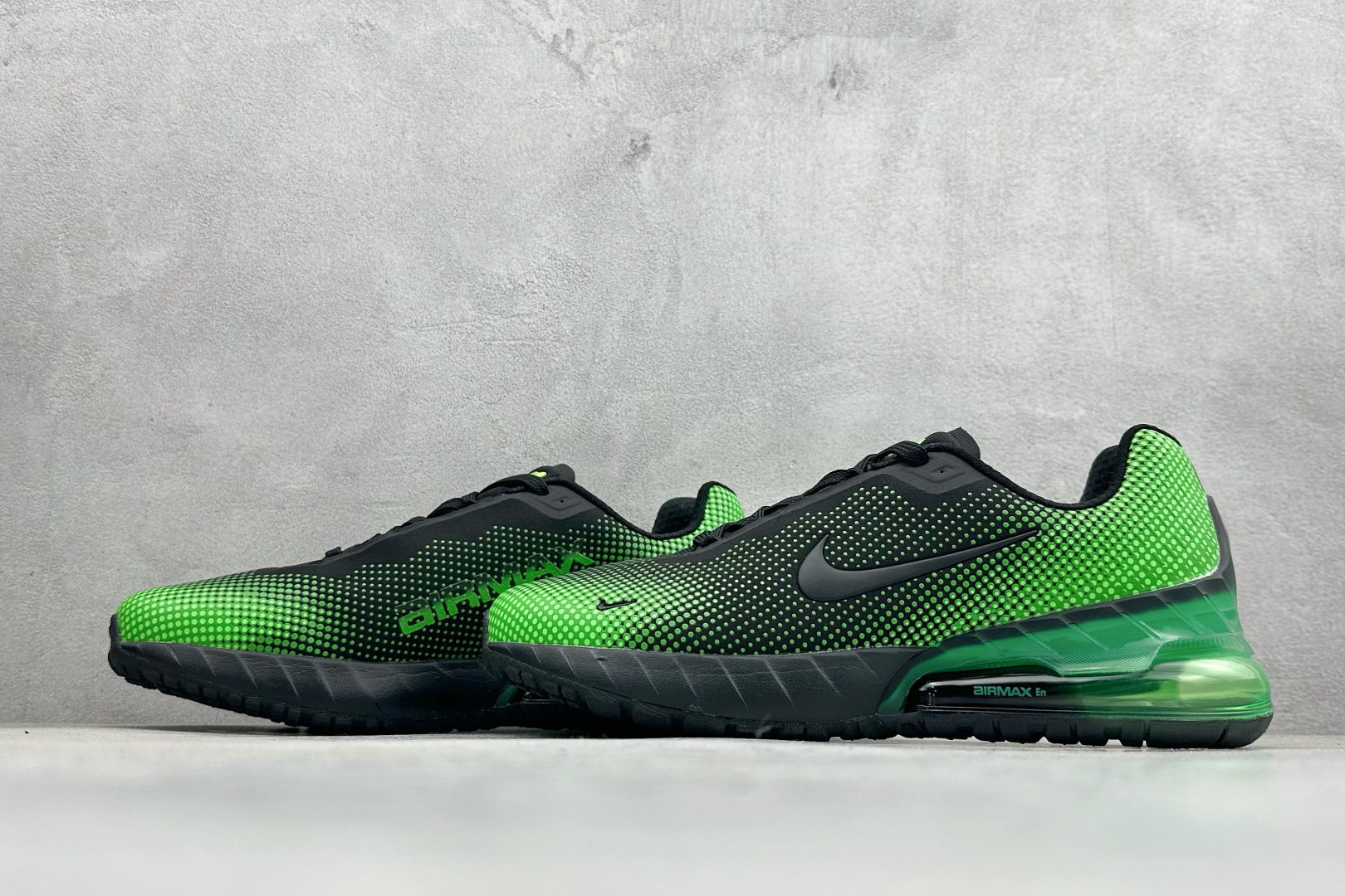 190 Nike Air Max Phoenix 复古子弹气垫运动跑步鞋 FZ5307-300