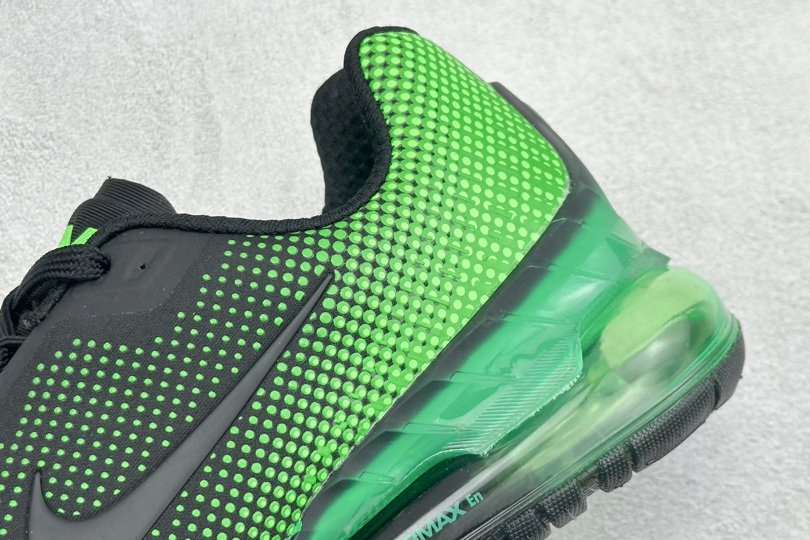 190 Nike Air Max Phoenix 复古子弹气垫运动跑步鞋 FZ5307-300