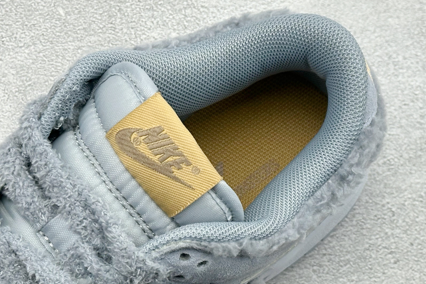 220 Nike SB Dunk Low x Labubu 拉布布联名板鞋 GB6675-005