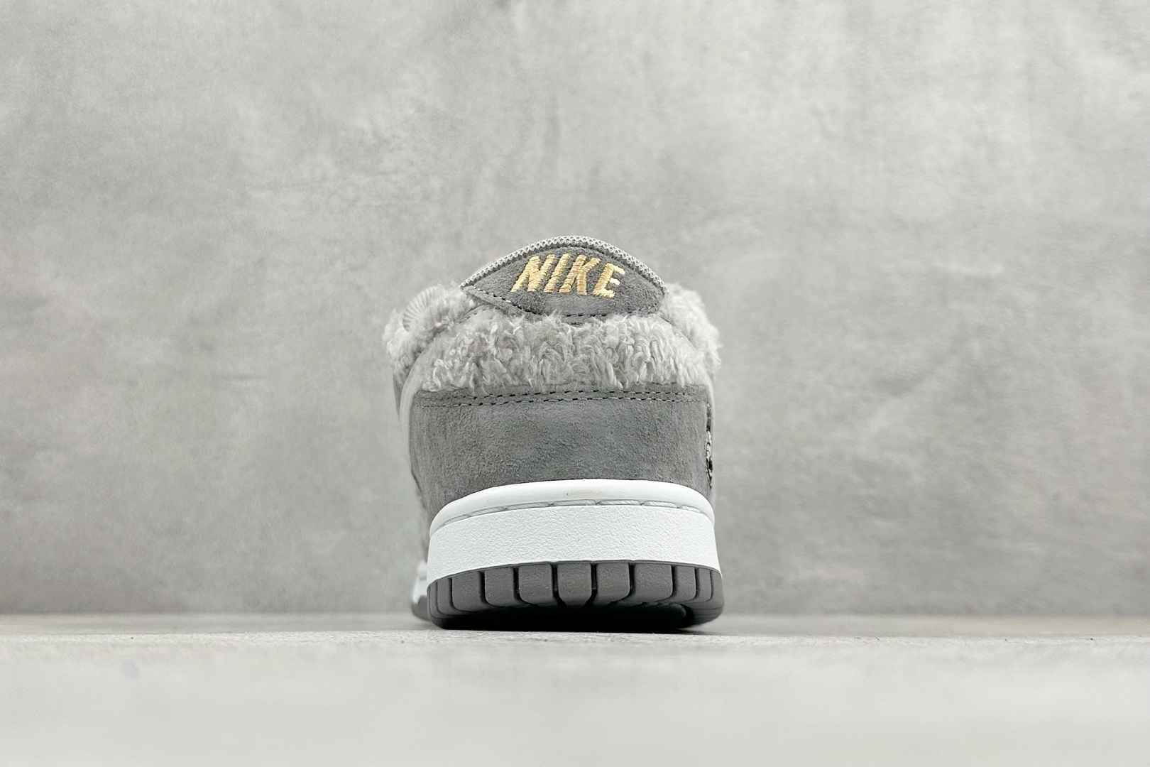 220 Nike SB Dunk Low x Labubu 拉布布联名板鞋 GB6675-007