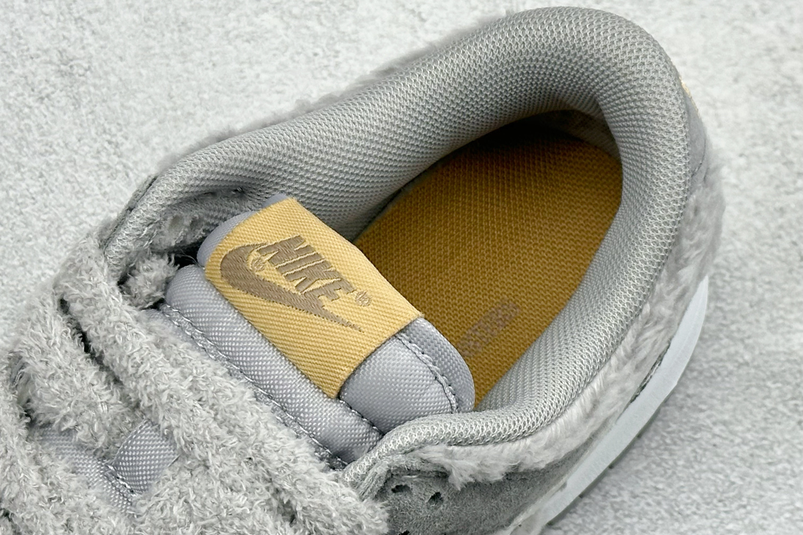 220 Nike SB Dunk Low x Labubu 拉布布联名板鞋 GB6675-007