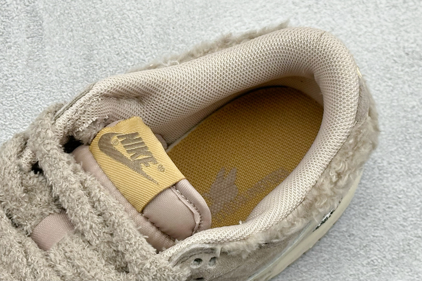 220 Nike SB Dunk Low x Labubu 拉布布联名板鞋 GB6675-006