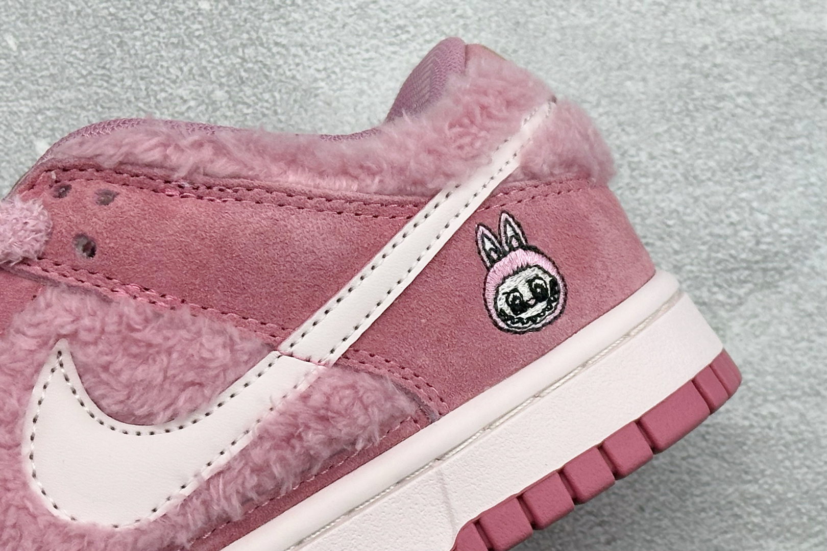 220 Nike SB Dunk Low x Labubu 拉布布联名板鞋 GB6675-003
