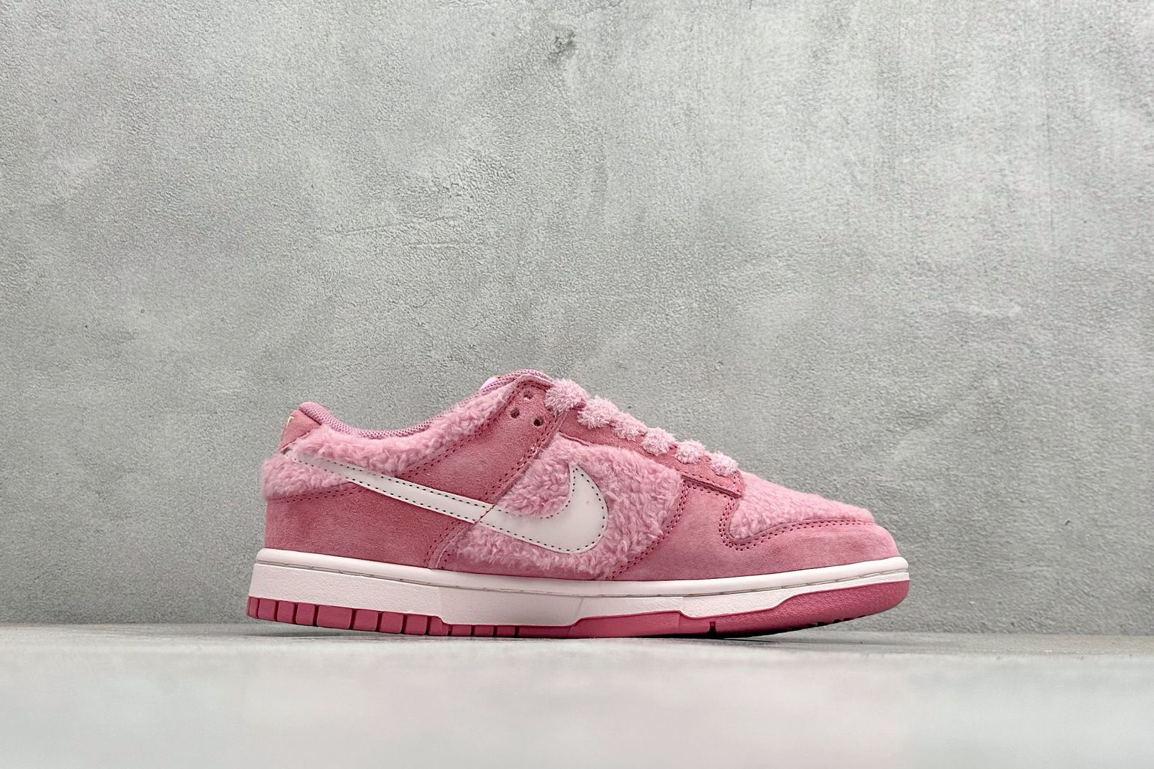 220 Nike SB Dunk Low x Labubu 拉布布联名板鞋 GB6675-003