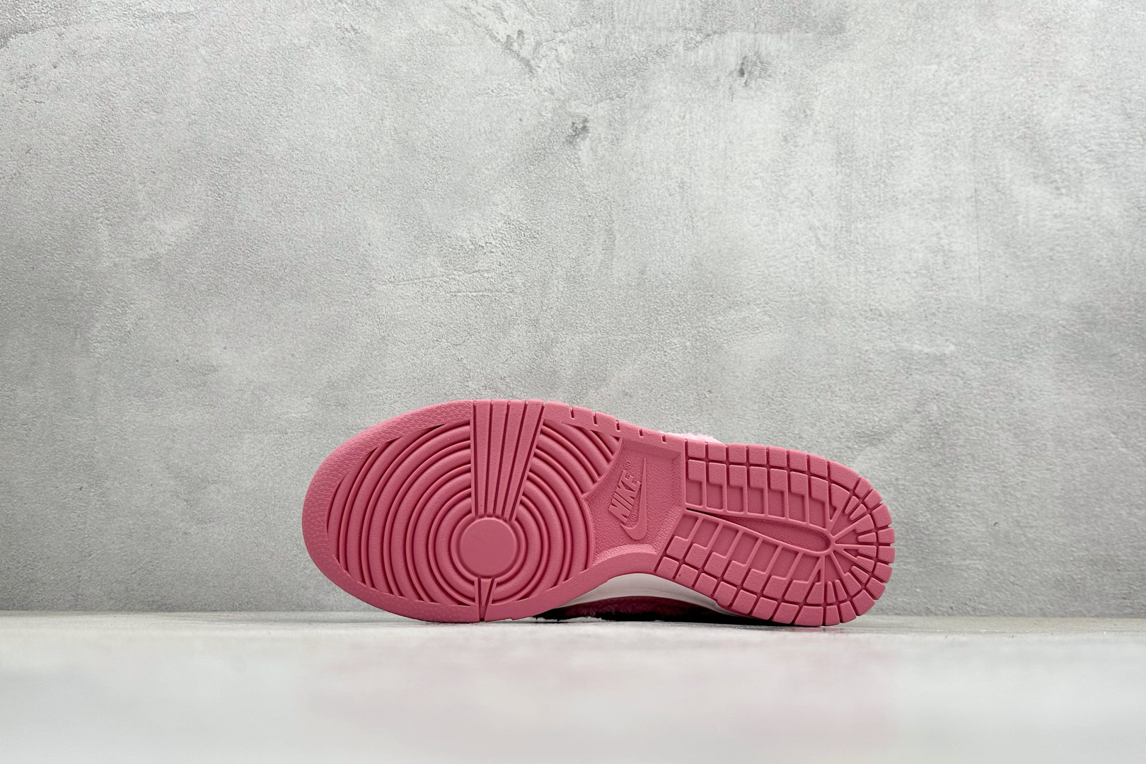 220 Nike SB Dunk Low x Labubu 拉布布联名板鞋 GB6675-003