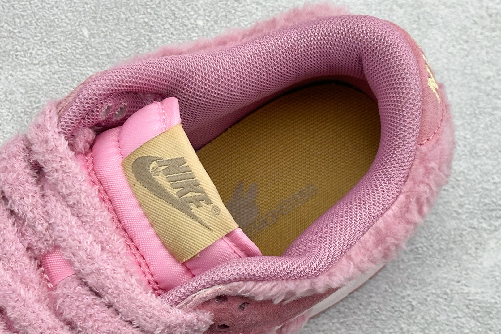 220 Nike SB Dunk Low x Labubu 拉布布联名板鞋 GB6675-003