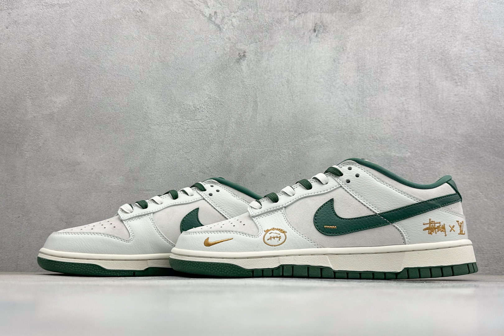 280 SC版Nike SB Dunk 三方联名 米白灰绿 高端定制 低帮休闲板鞋 SG6688-004