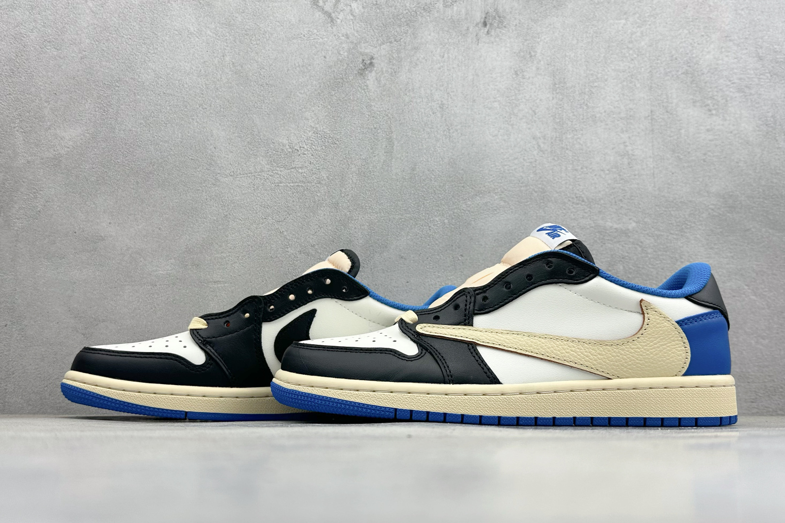 260 F版Fragment x TS x Air Jordan 1 Low 三方联名低帮倒勾板鞋闪电 DM7866-140