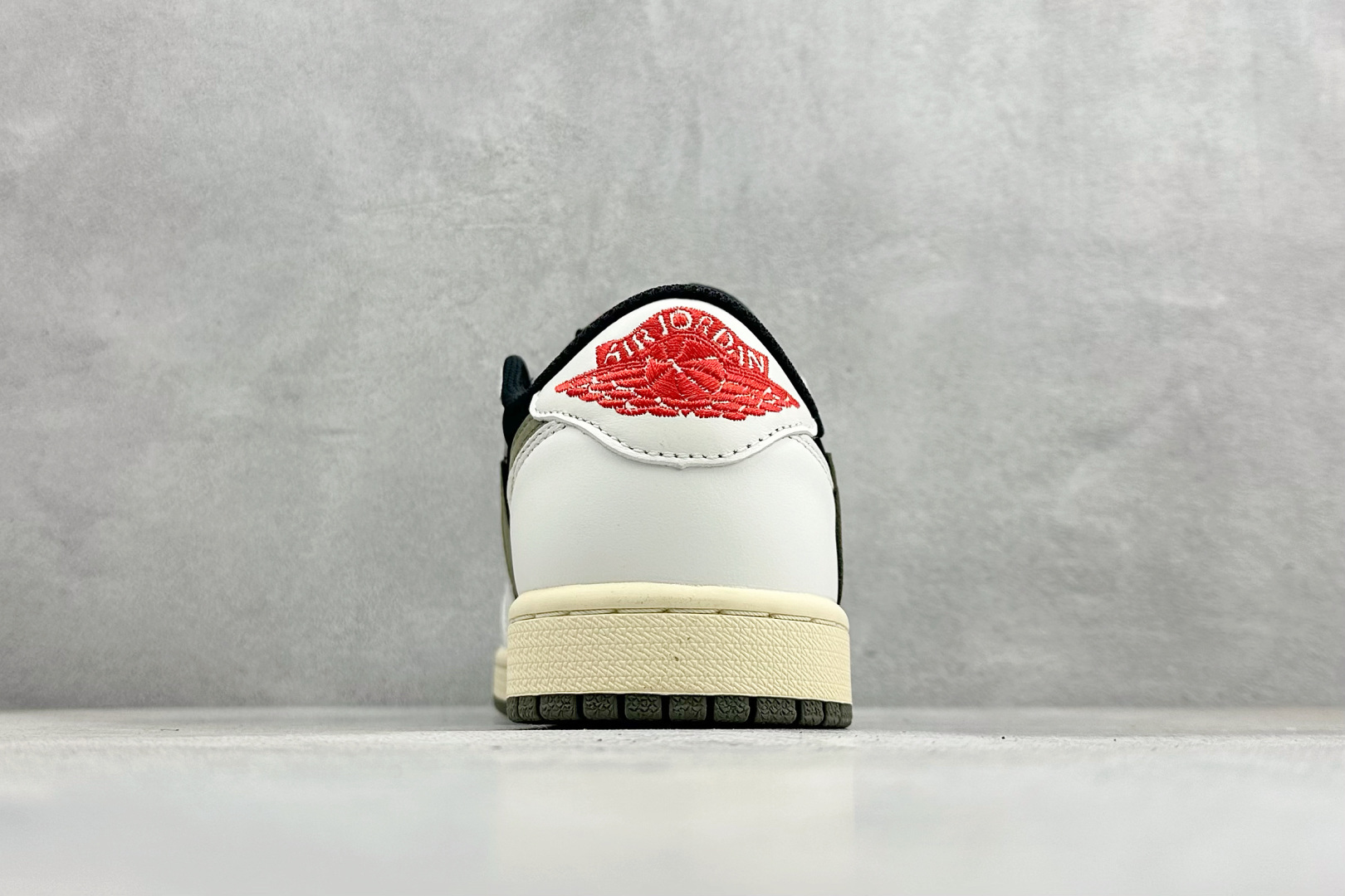 260 F版Fragment x TS x Air Jordan 1 Low 三方联名低帮倒勾板鞋 DZ4137-106