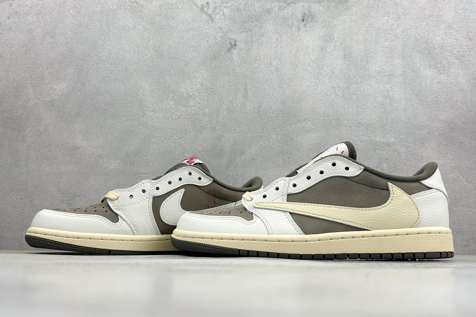 260 F版Fragment x TS x Air Jordan 1 Low 三方联名低帮倒勾板鞋 DM7866-162