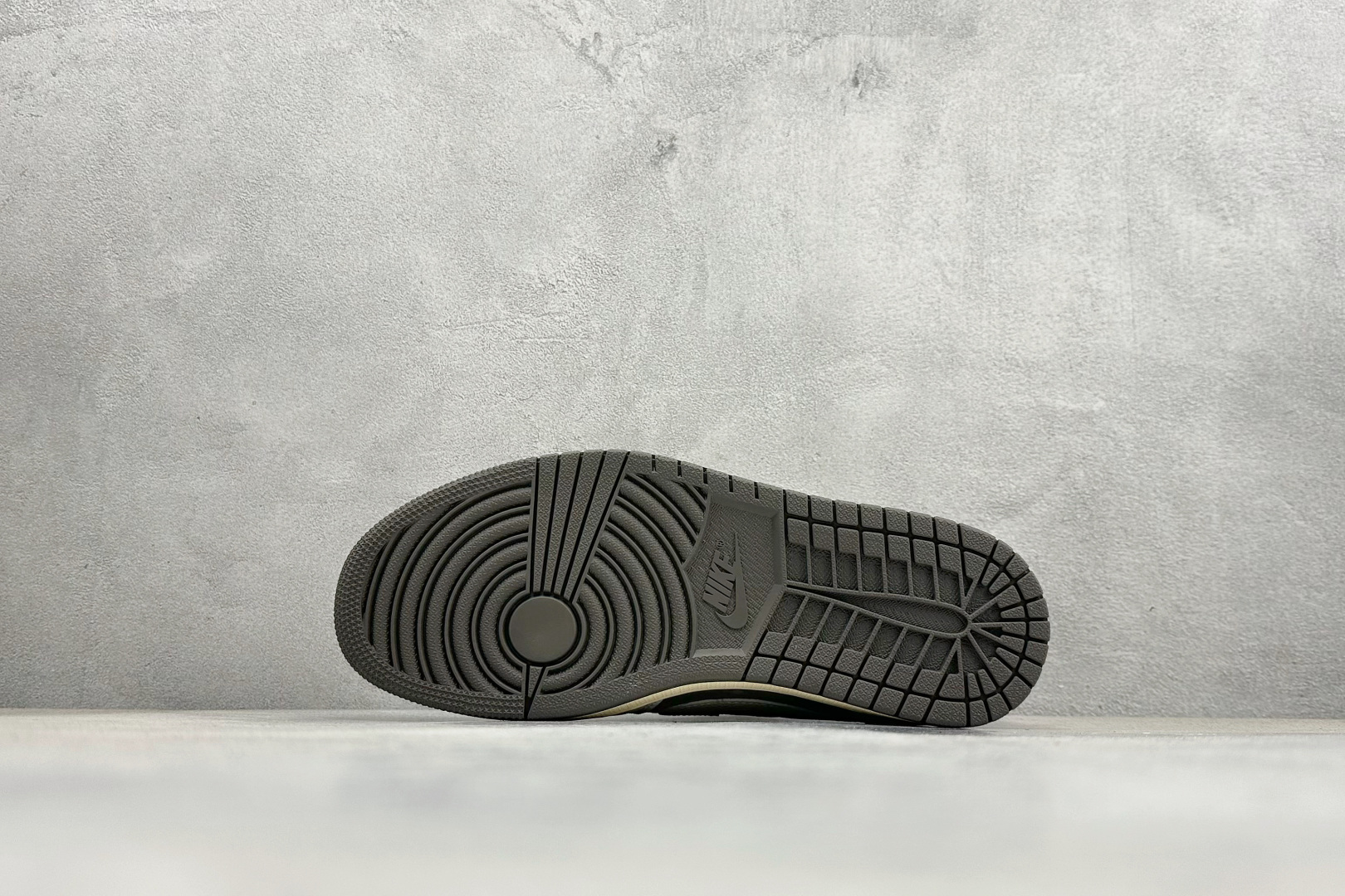 260 F版Fragment x TS x Air Jordan 1 Low 三方联名低帮倒勾板鞋 DM7866-162