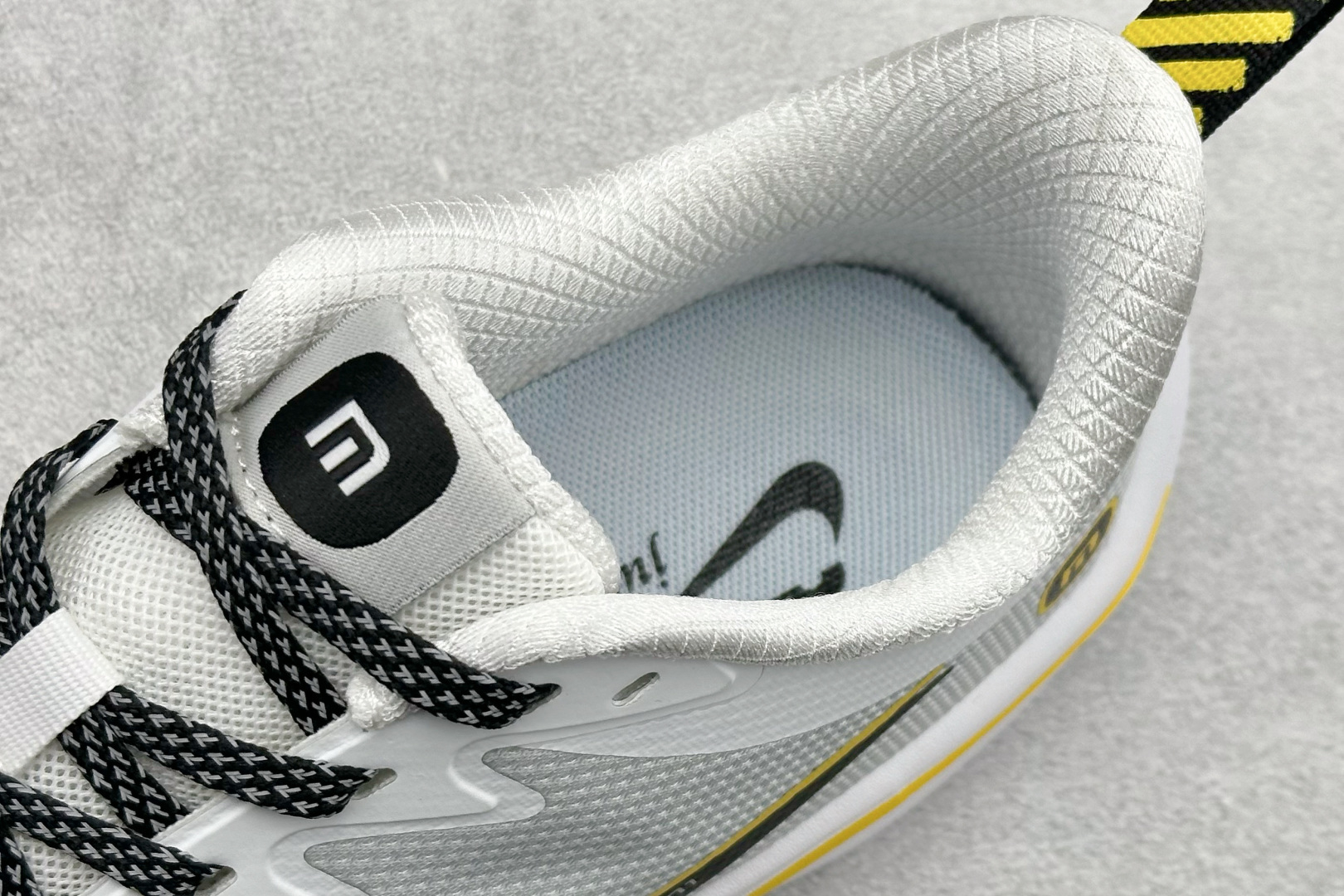 180 NIKE ZOOM PLUS 全新跑鞋 CK4318-163