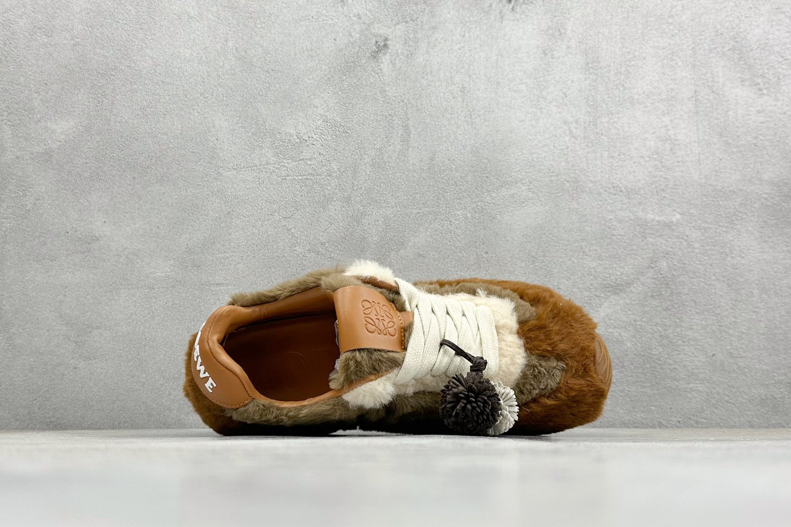 230 Loewe Ballet Runner 2.0 Sneakers 罗意威加绒 芭蕾舞2.0系列阿甘复古风德训薄底百搭休闲运动鞋