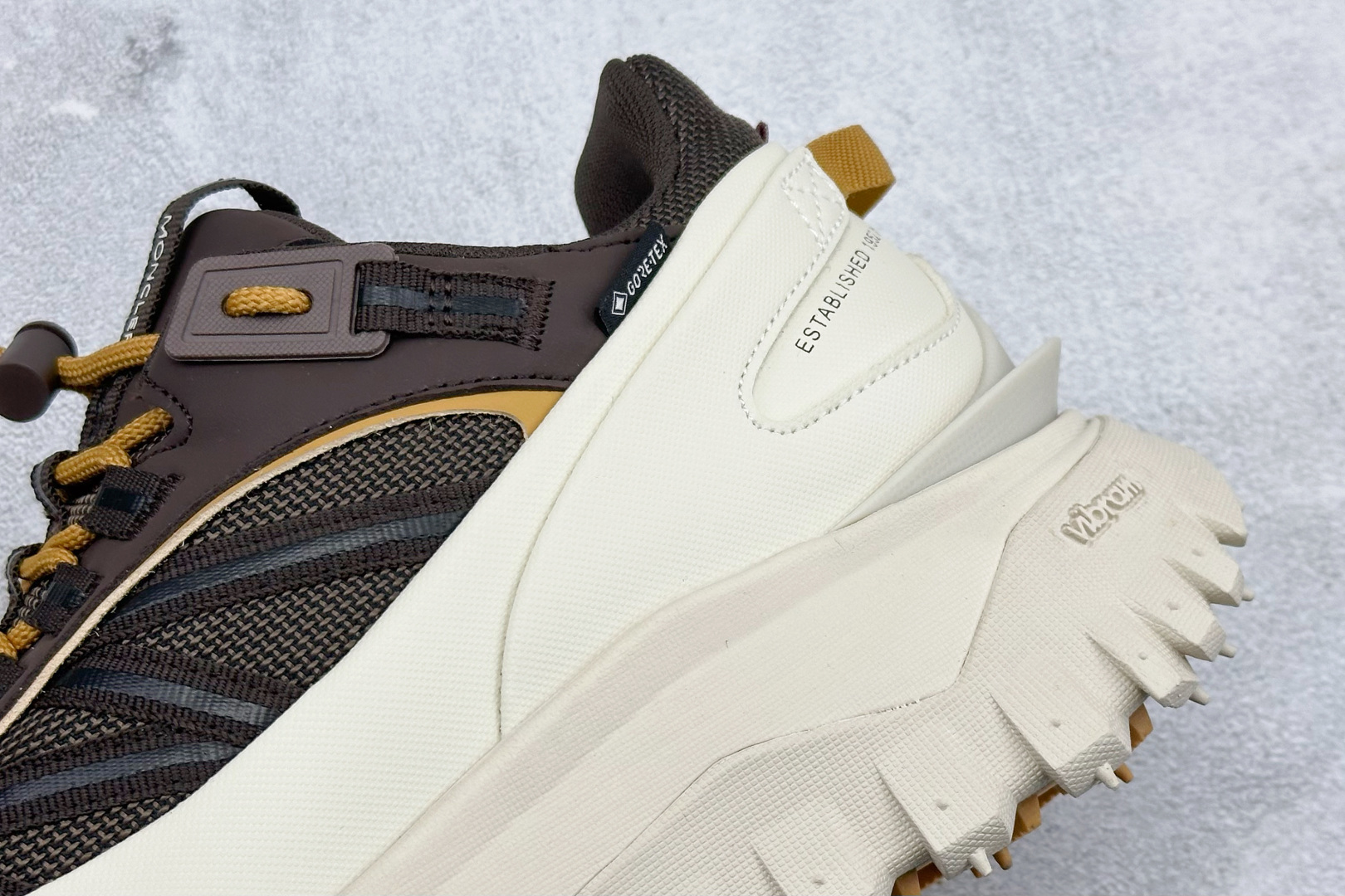 480 OK Moncler 盟可睐/蒙口 Trailgrip GTX 抗撕裂材质山地户外鞋