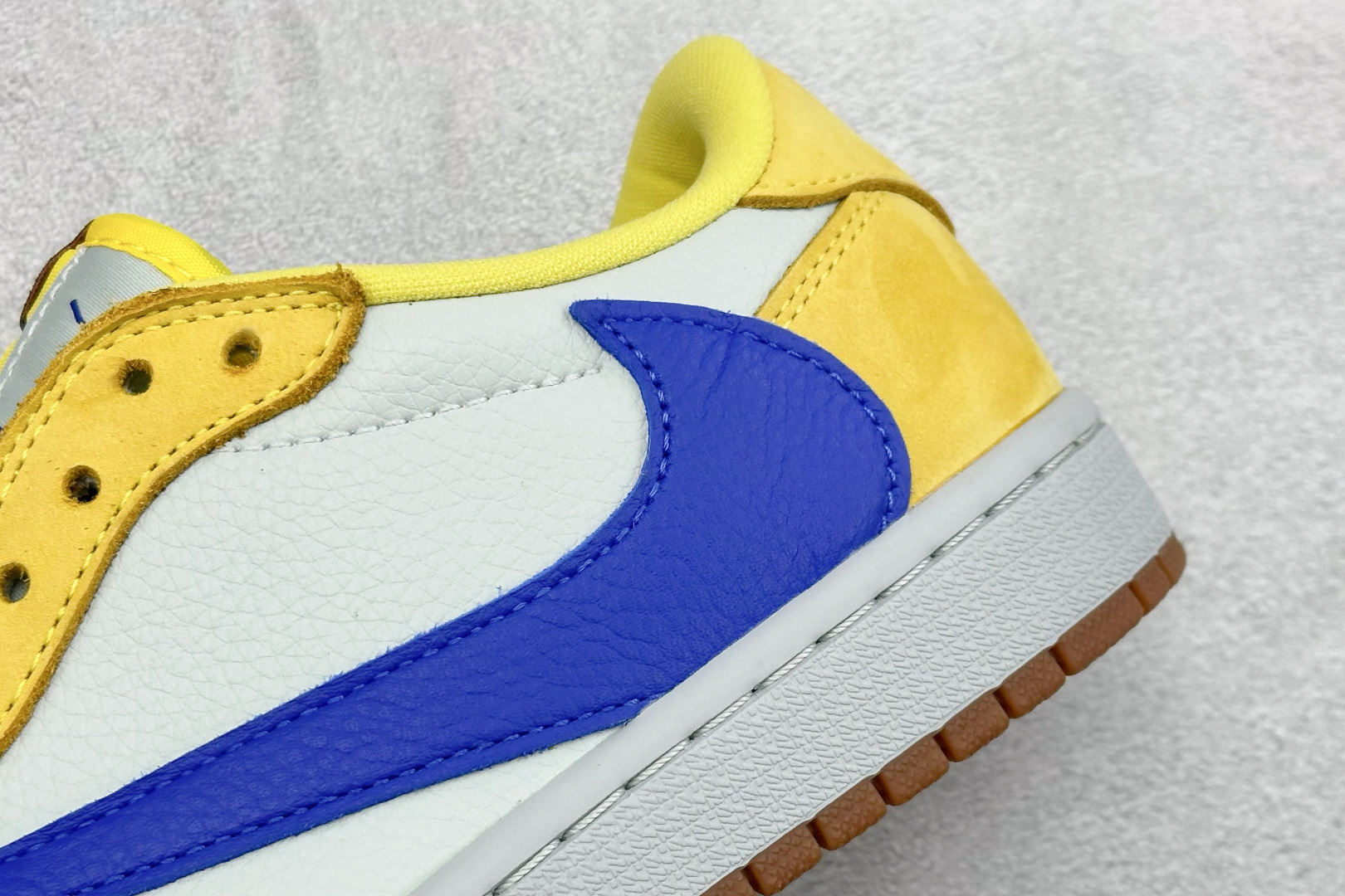 260 F版Fragment x TS x Air Jordan 1 Low 三方联名低帮倒勾板鞋 DZ4137-700