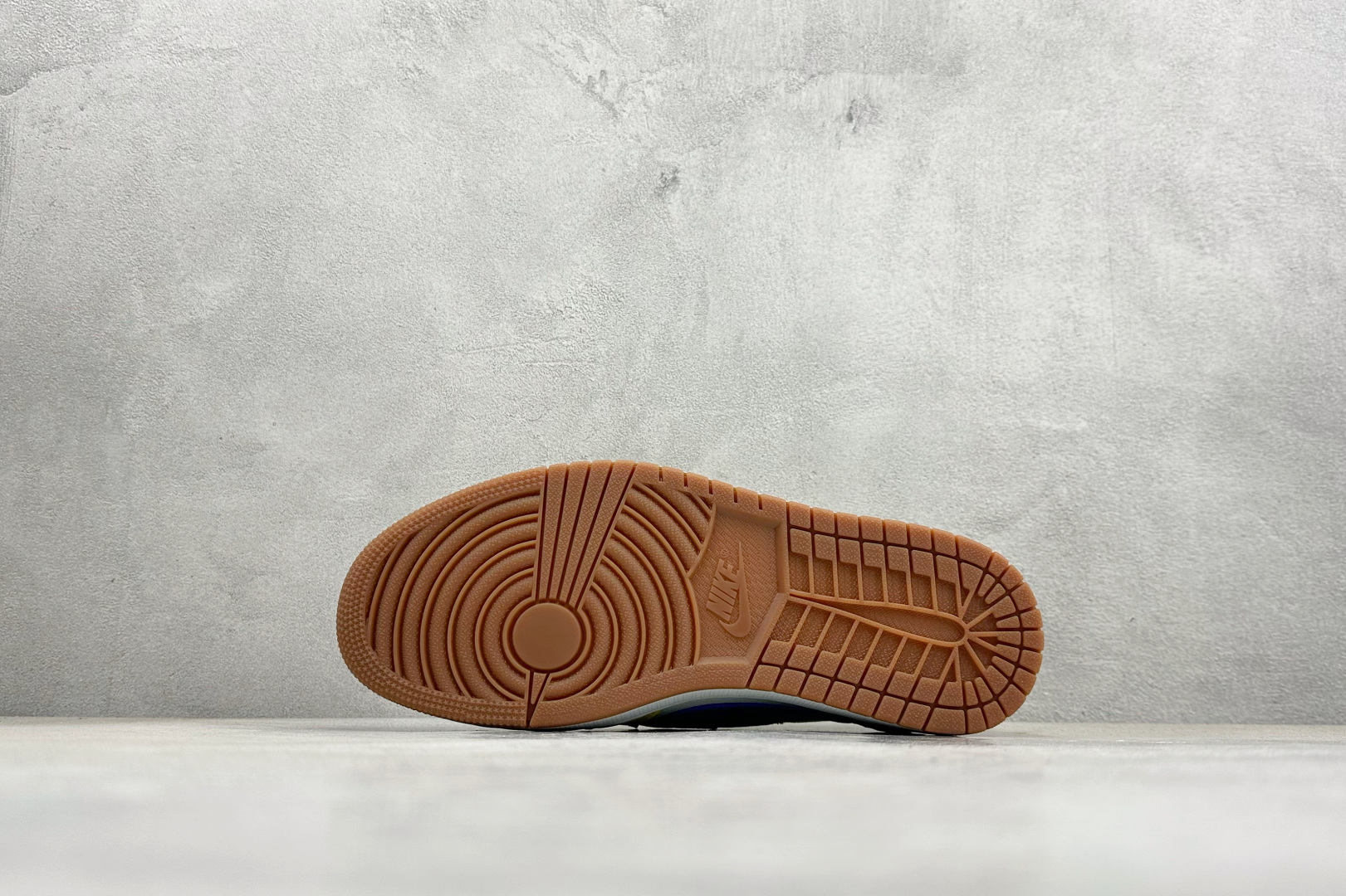 260 F版Fragment x TS x Air Jordan 1 Low 三方联名低帮倒勾板鞋 DZ4137-700