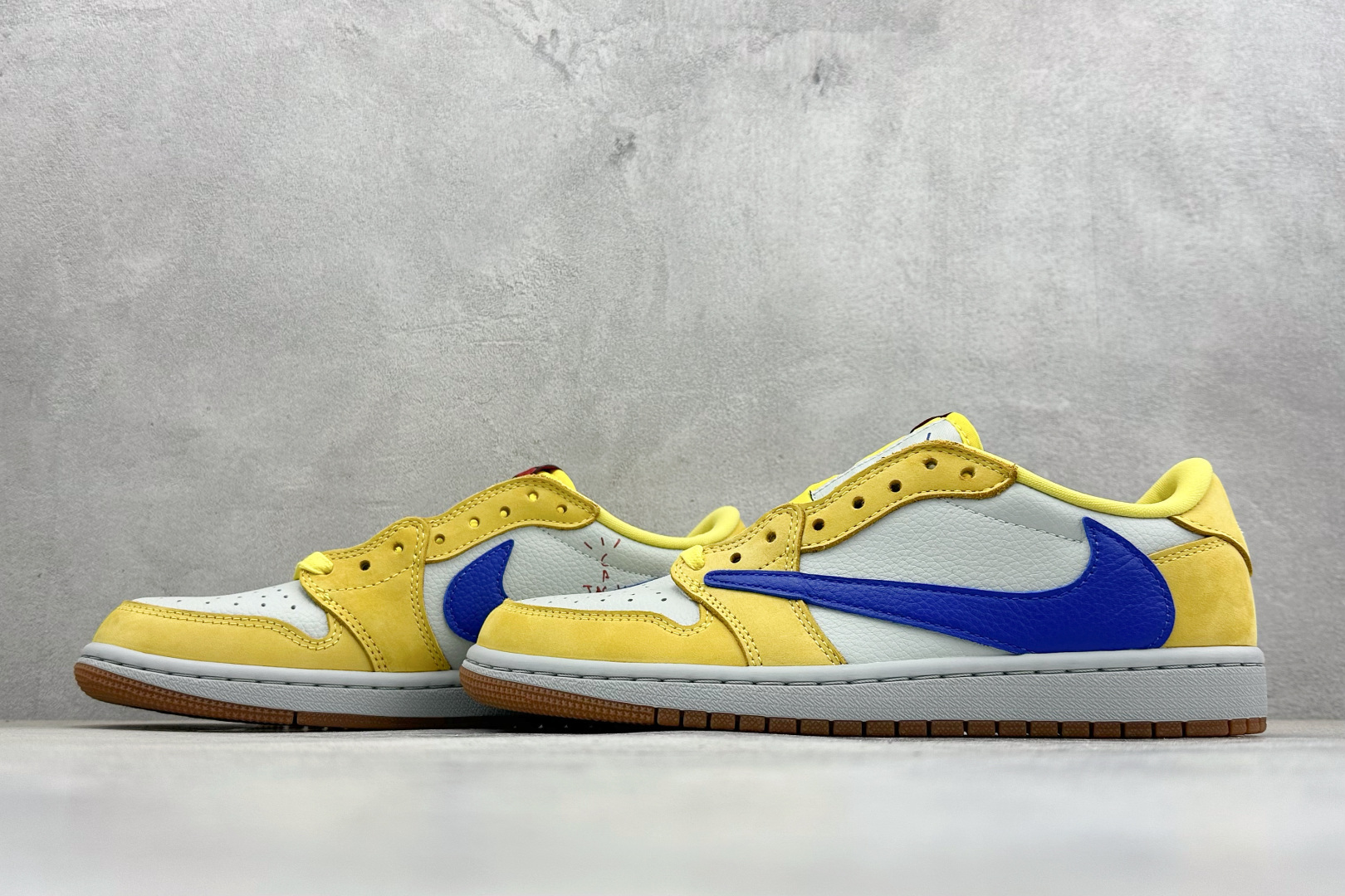260 F版Fragment x TS x Air Jordan 1 Low 三方联名低帮倒勾板鞋 DZ4137-700