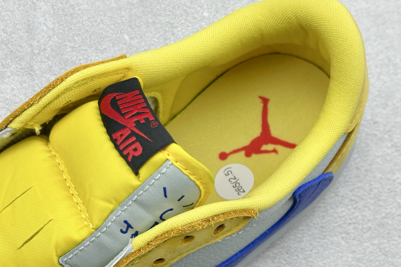 260 F版Fragment x TS x Air Jordan 1 Low 三方联名低帮倒勾板鞋 DZ4137-700