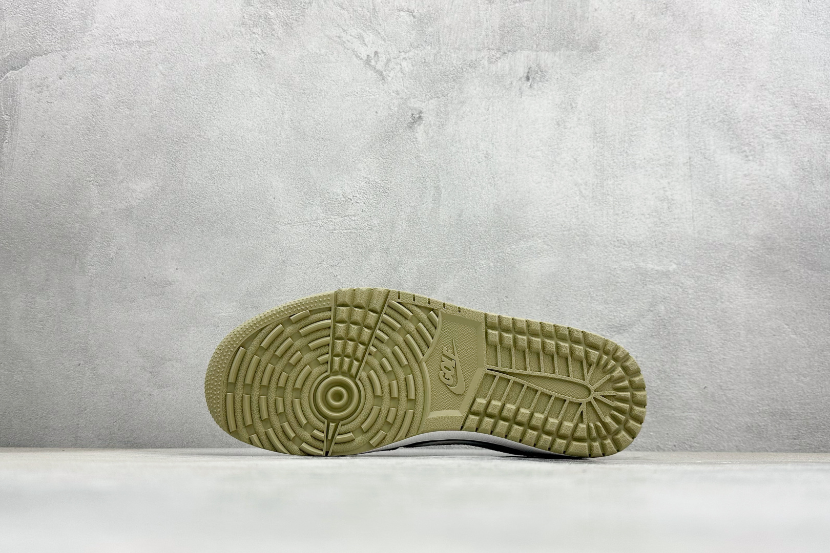 260 F版Fragment x TS x Air Jordan 1 Low 三方联名低帮倒勾板鞋 FZ3124-200