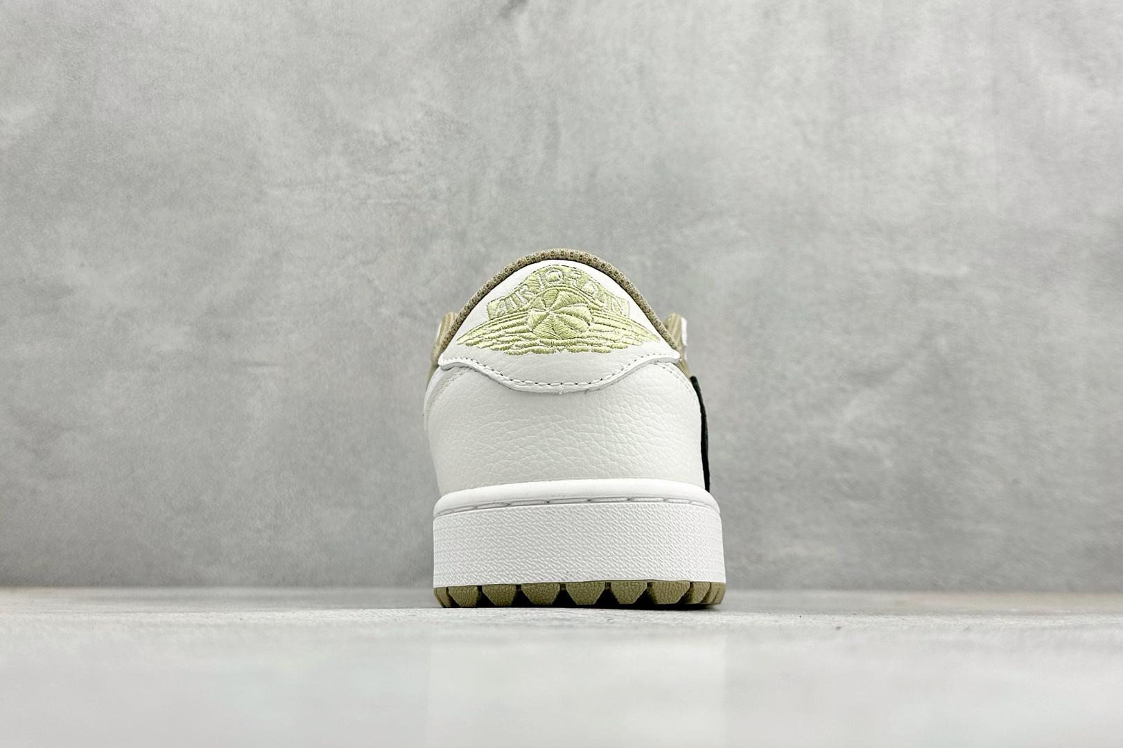 260 F版Fragment x TS x Air Jordan 1 Low 三方联名低帮倒勾板鞋 FZ3124-200