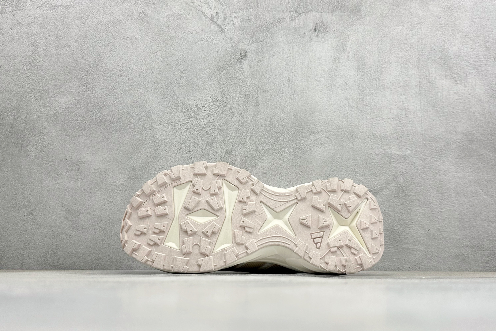 190 XS版AdidXLG StoEdge 阿迪复古透气休闲老爹鞋 JQ4085