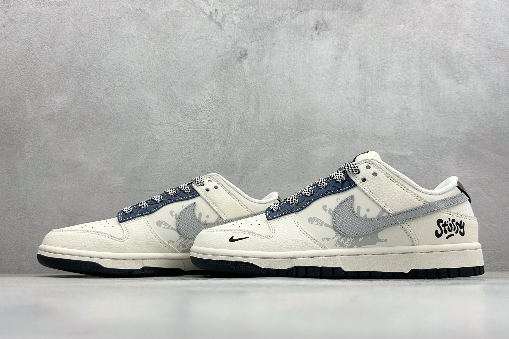 280 XC版Nike SB Dunk Low 斯图西联名 泼墨米白 周年高端定制 低帮休闲板鞋 XS6089-632