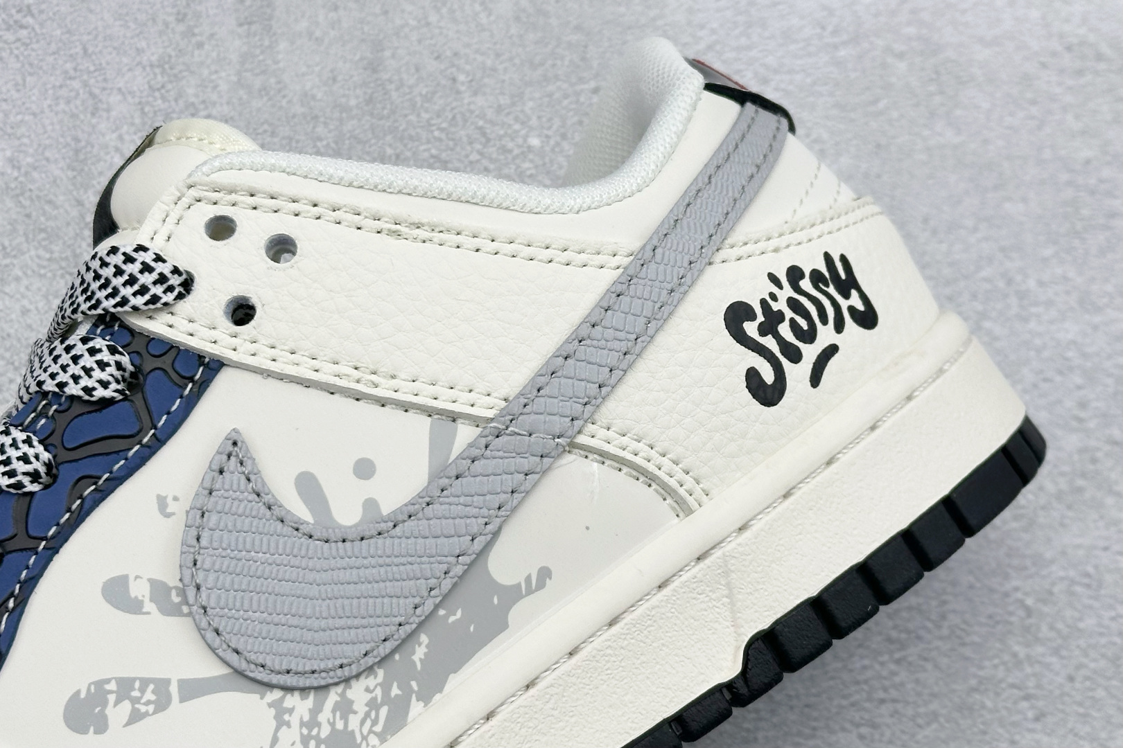 280 XC版Nike SB Dunk Low 斯图西联名 泼墨米白 周年高端定制 低帮休闲板鞋 XS6089-632