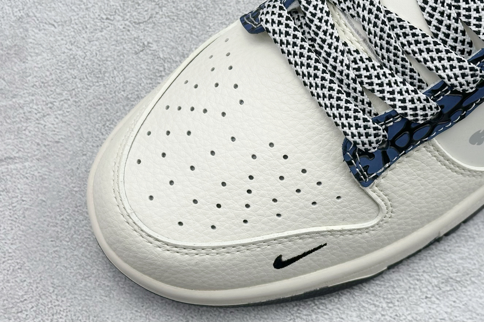 280 XC版Nike SB Dunk Low 斯图西联名 泼墨米白 周年高端定制 低帮休闲板鞋 XS6089-632