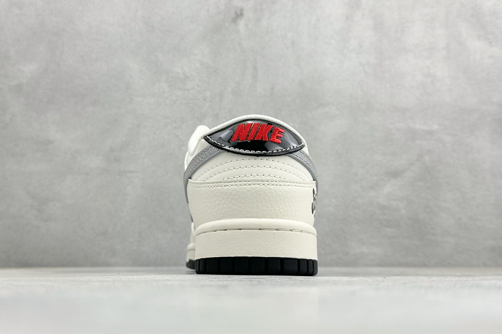 280 XC版Nike SB Dunk Low 斯图西联名 泼墨米白 周年高端定制 低帮休闲板鞋 XS6089-632